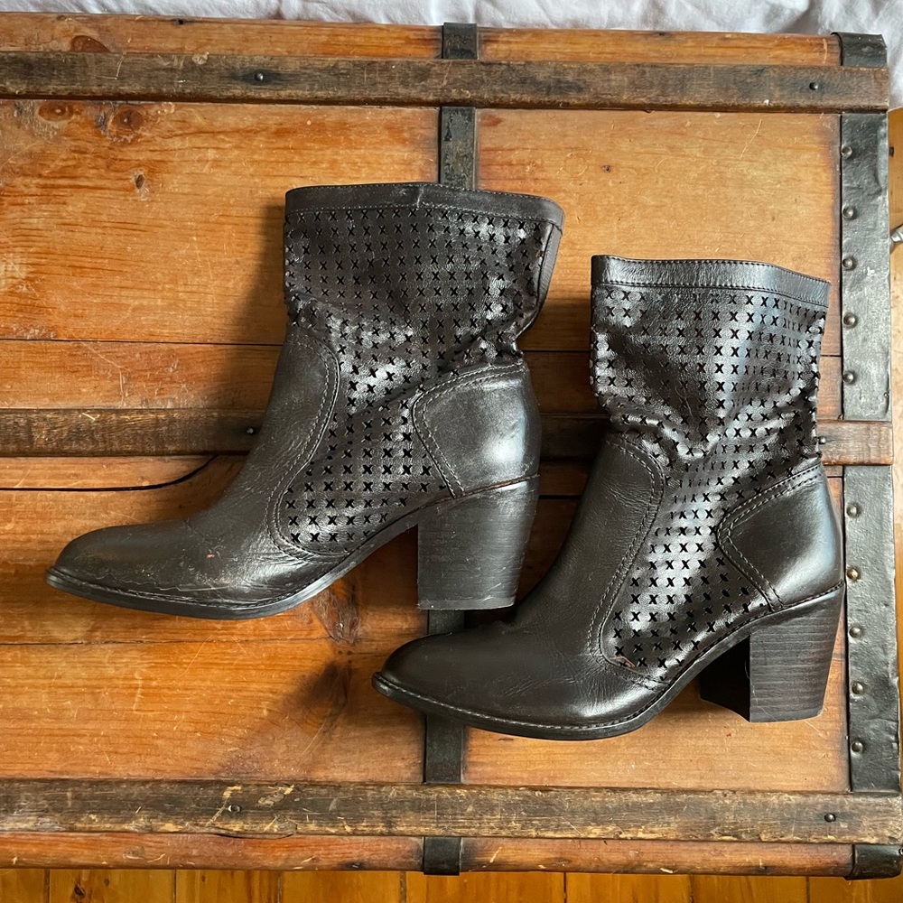 DMSX Cutout Midi Boots